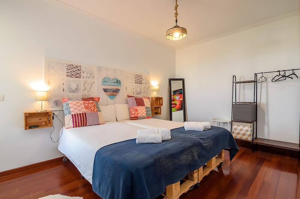 Entire apartment, Apartment 'O Faro Apartamentos' with Sea View, Balcony and Air Conditioning in Ribadeo, Rías Altas