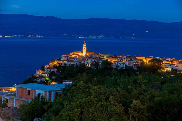 Villa pour 6 personnes, avec piscine et jardin, animaux acceptés à Vrbnik - 2
