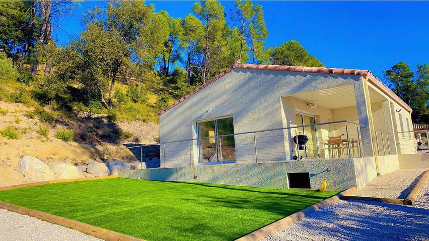 Cottage pour 6 personnes, avec terrasse et jardin, animaux acceptés à Lauret