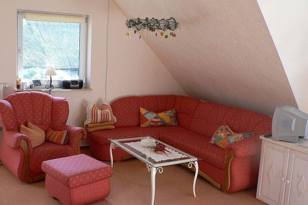 Ganze Wohnung, Kinderfreundliche Fewo in neuem Haus im ostseetypischen   (blau/weißen) St in Körkwitz, Ribnitz-Damgarten