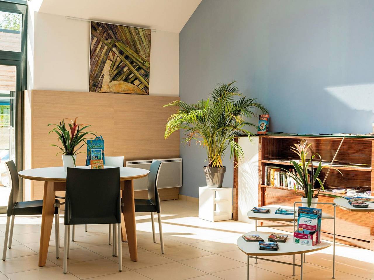 Elegant Holiday Home in Quéven with Terrace in Quéven, Côte des Mégalithes