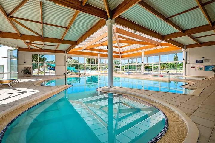 Mobil home pour 4 personnes, avec terrasse et piscine dans Plage De La Paree Du Jonc - 4