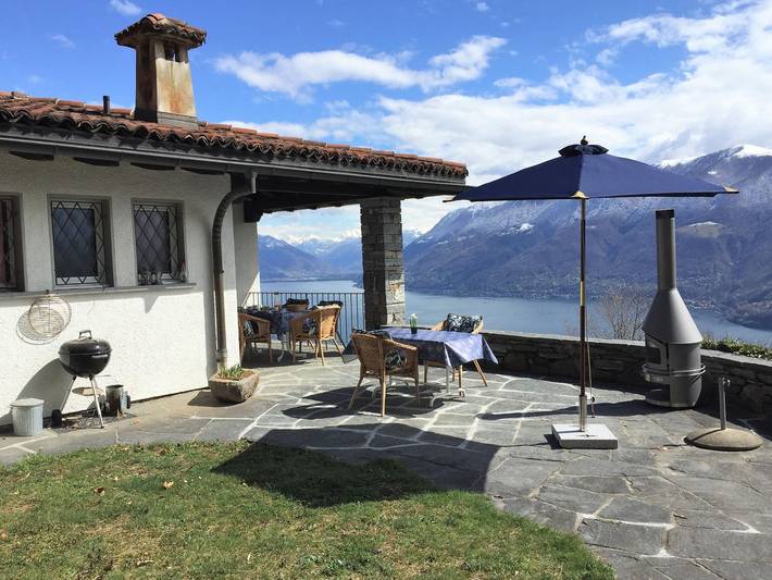 Ferienhaus für 6 Personen, mit Terrasse und Garten sowie Pool und Seeblick in Brissago - 2
