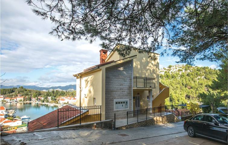Ganze Ferienwohnung, Charmantes 200 m vom Strand entferntes Apartment mit Terrasse und Parkplatz in Blace, Dubrovnik-Neretva