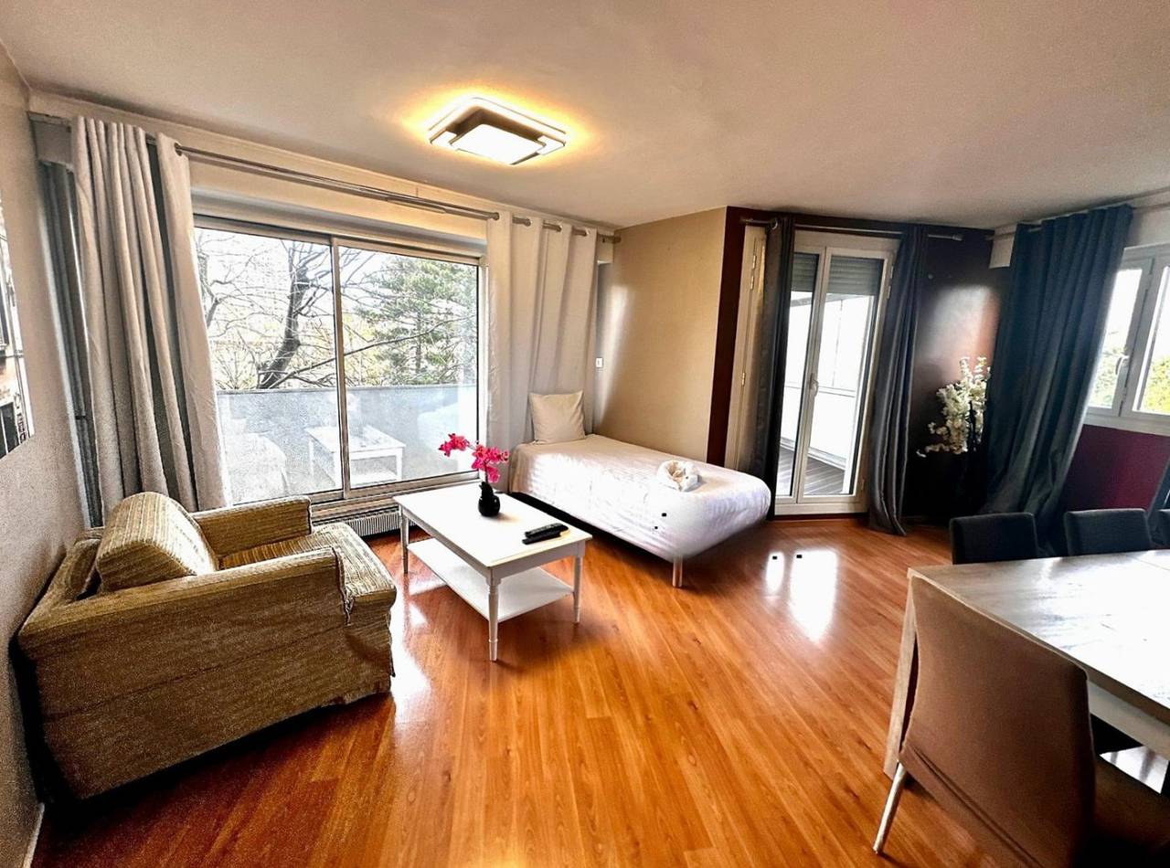 Appartement entier, T4 spacieux + bureau - parking gratuit - Créteil in Créteil, Val-de-Marne