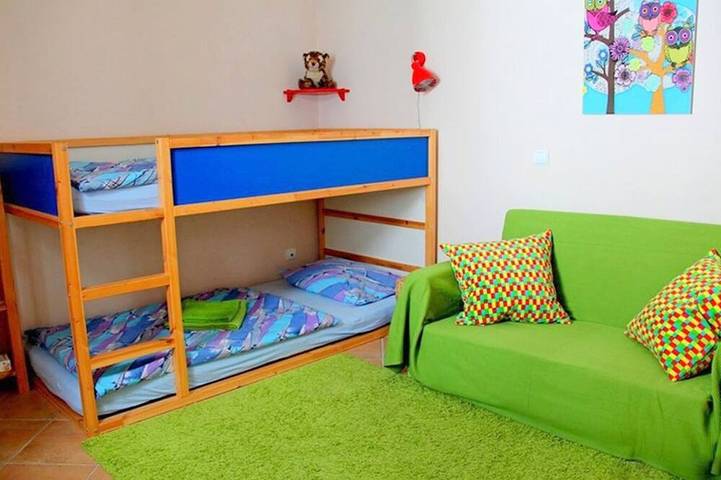 Nah am Strand, Meerblick, ruhig, kleiner Garten,  Kamin, für Paare und Familien in Salema, Budens