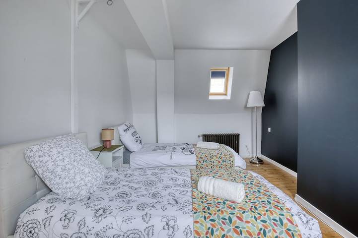 Apartamento entero, In the heart of downtown Saint-Quentin -7 sleeps- 3 bedrooms -150 m2 in San Quintín (Aisne), Aisne