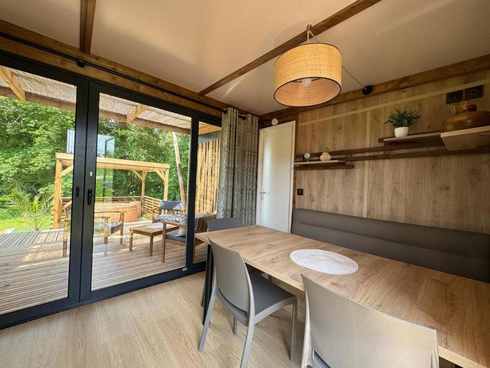Location de vacances pour 4 personnes, avec Terrasse et Jardin ainsi que Piscine et Vue à Chisseaux - 3