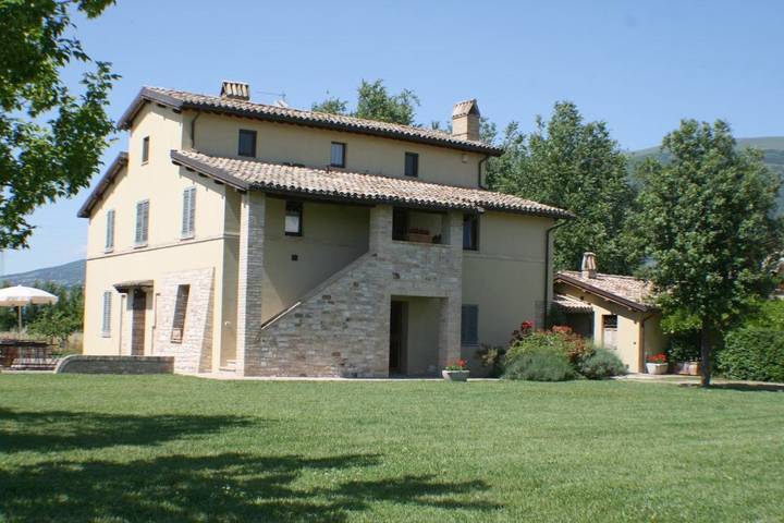 Casa vacanza per 2 persone, con Terrazza e Giardino nonché Piscina e Panorama a Spello