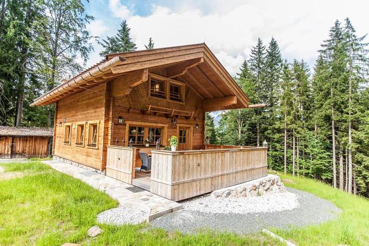 Chalet für 11 Personen, mit Garten und Ausblick in Fieberbrunn
