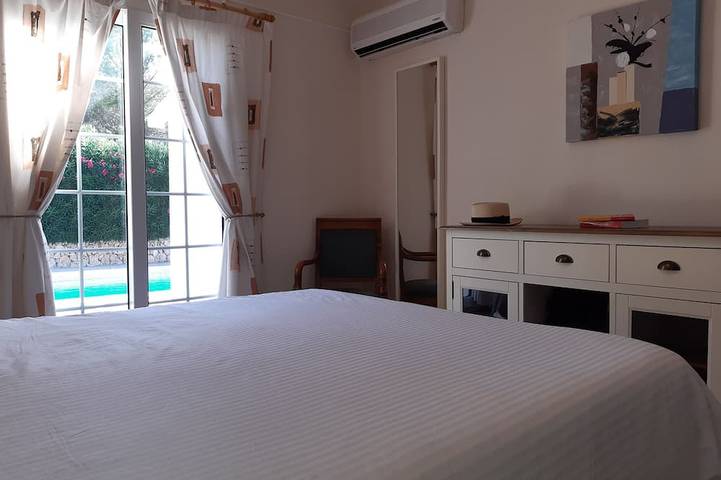 Villa Hibiscus,  Golf Et Plage Sur La Cote Nord De Minorque in Son Parc, Es Mercadal