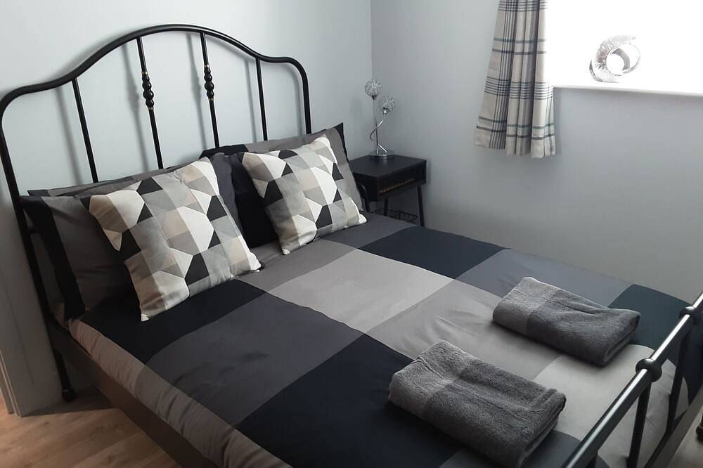 Entire apartment, Room 2 in shared apartment 2 The Maltings in Shepton Mallet, Somerset