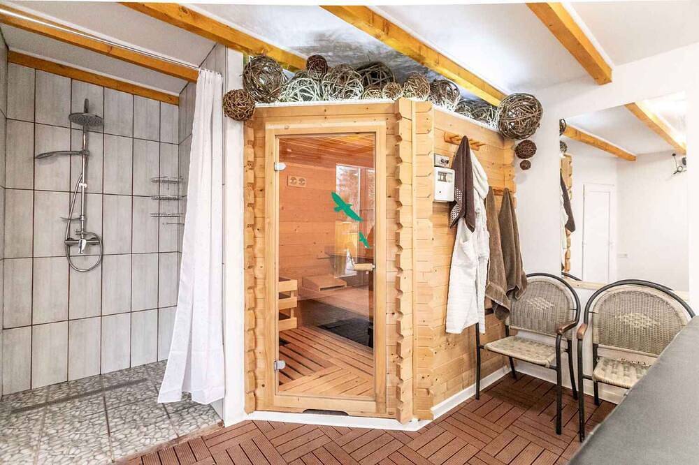 Ganze Wohnung, Ferienwohnung mit Sauna, Whirpool, Garten und Spielplatz in Heviz, Balaton Region