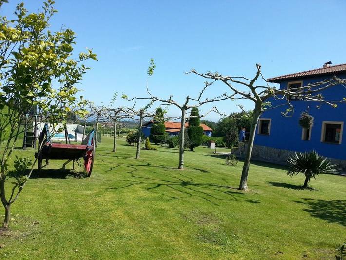 Casa rural para 3 personas, con piscina además de terraza y jardín en Costa Occidental Asturiana - 4