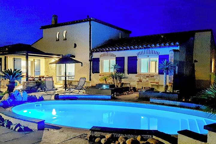 Location de vacances pour 8 personnes, avec jardin ainsi que terrasse et jacuzzi à Espira-de-l'Agly