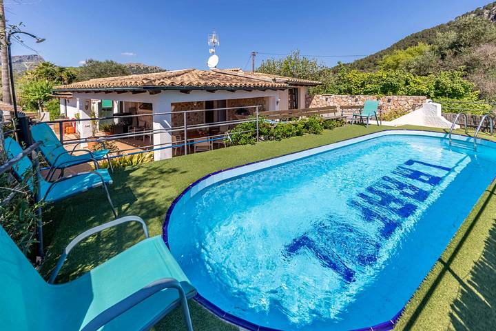 Finca mit Whirlpool für 6 Personen, mit Whirlpool und Garten in Pollença