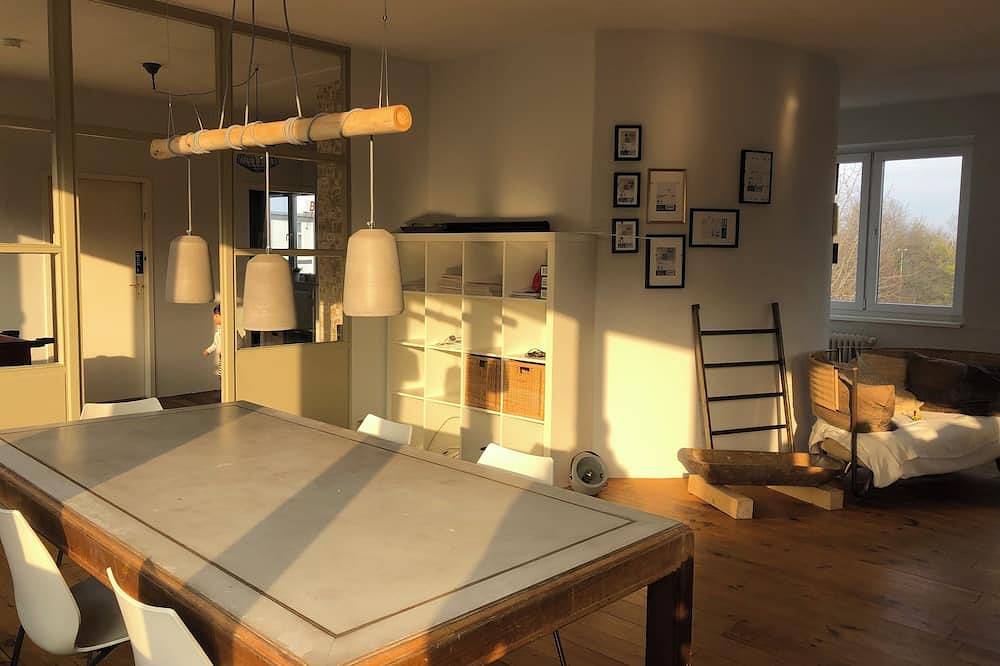 Sunny, large loft near the harbor city of Hamburg in Rothenburgsort, Hamburgo