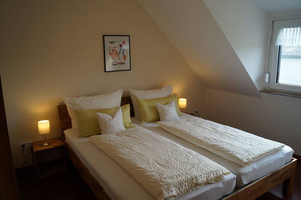 Ganze Wohnung, Urlaub in Wohlfühlatmosphäre in unserem  Ferienhaus mit großer Sonnenterrasse in Starkenburg, Bernkastel-Kues & Umgebung