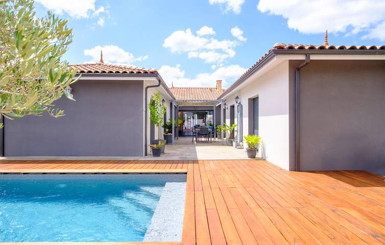 Location de vacances pour 5 personnes, avec piscine ainsi que terrasse et jardin à Parentis-en-Born - 2