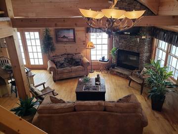 Log Cabin for 6 Guests in Canaan Valley, Blue Ridge Mountains, Picture 2