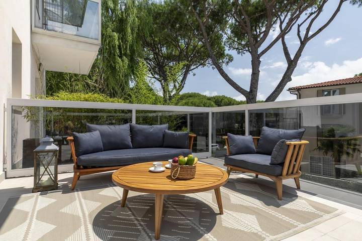 Hotel voor 2 personen, with tuin and zwembad as well as kinderzwembad and uitzicht in Lido di Jesolo