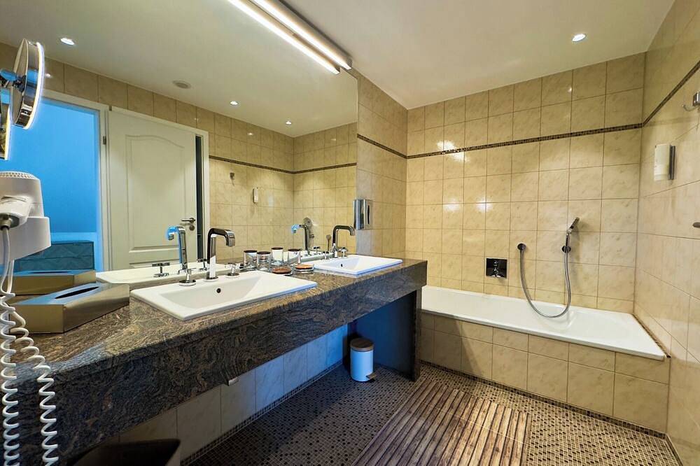 Ganze Wohnung, Apartment am Obersee in Jöllenbeck, Bielefeld