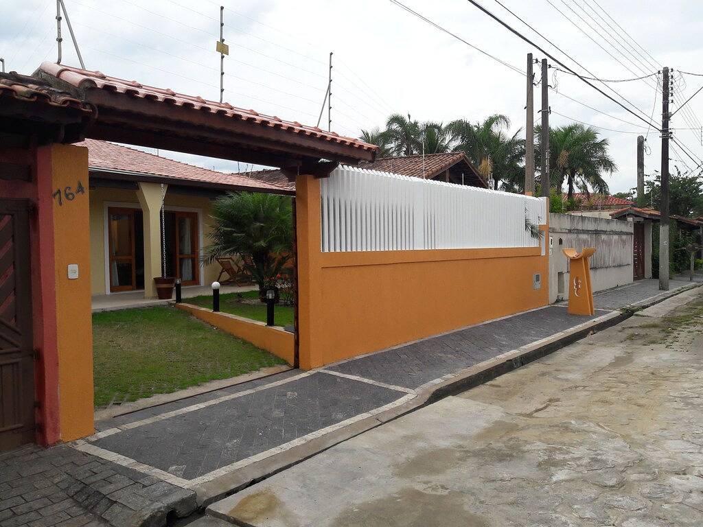 Strandhaus Zur Miete Der Saison Mit Swimmingpool Und Grill in Itanhaém, Baixada Santista