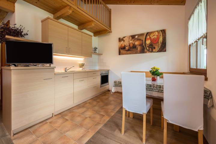 Hel lejlighed, Ferielejlighed for 4 personer med balkon in Neustift (Unterdorf), Vahrn