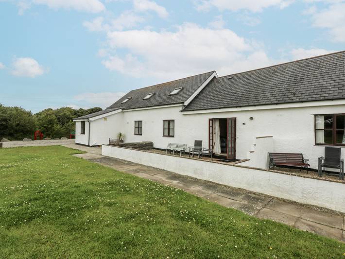 Holiday home for 2 people, with garden, with pets in North-Wales
