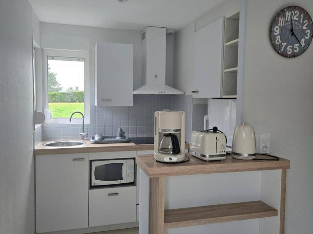 Casa familiar cerca de Granville con terraza, Wifi y limpieza incluido in Saint-Martin de Bréhal, Bréhal