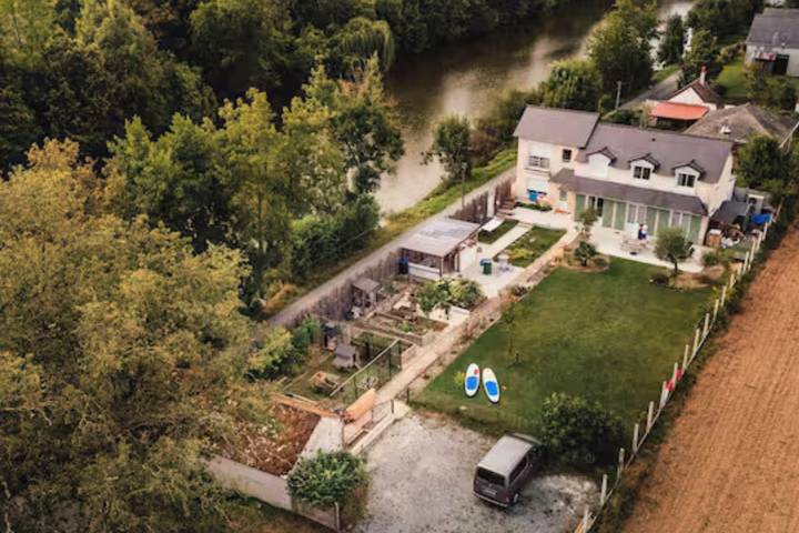 Location de vacances pour 6 personnes, avec balcon et jardin, adapté aux familles dans Saint-Jean-sur-Mayenne