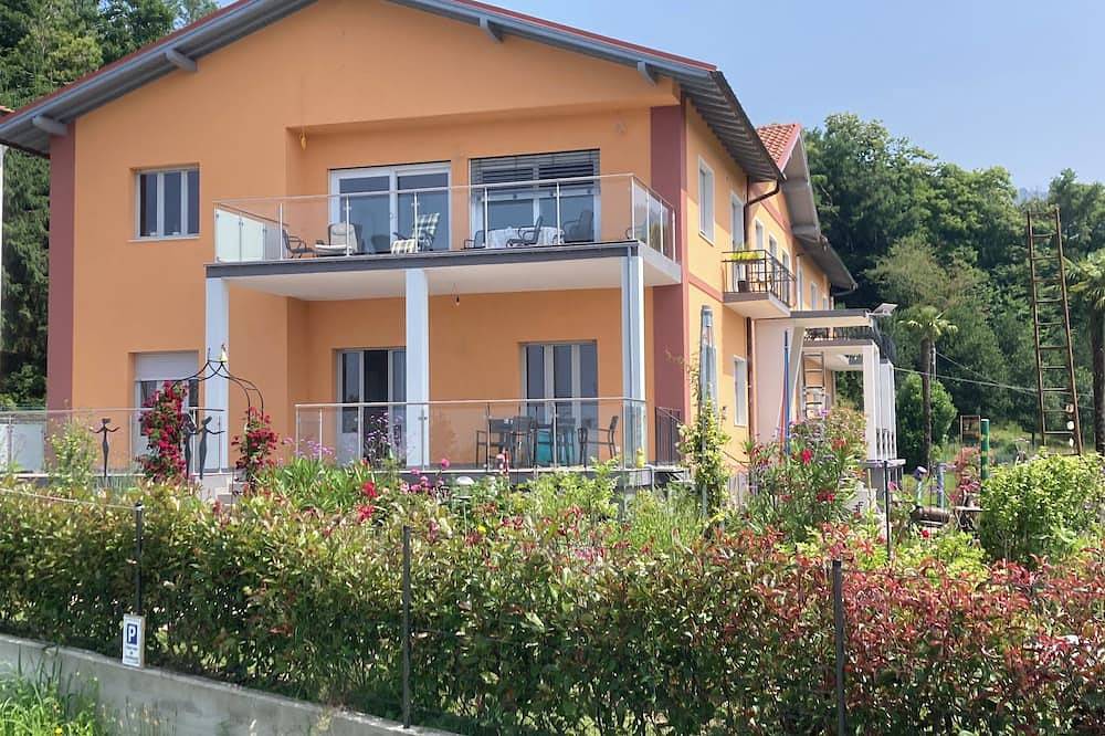 Ganze Wohnung, 78qm Wohnung, 1.Og, Balkon, 2 Schlafz., Duschbad und sep. Wc, max. 5 Personen in Vignone (Dumenza), Agra