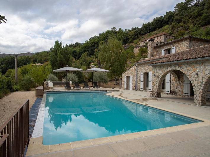Villa pour 7 personnes, avec jardin ainsi que piscine et terrasse