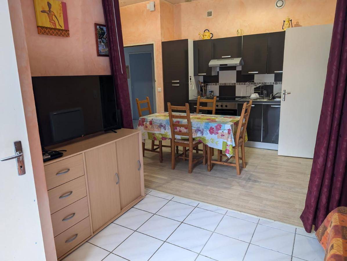 Appartement entier, Appartement de plain pied , jardin et grande terrasse in Ussat, Ariège