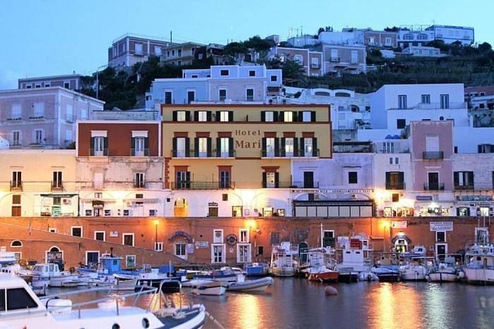 Al Mari Suites in La parata, Ponza