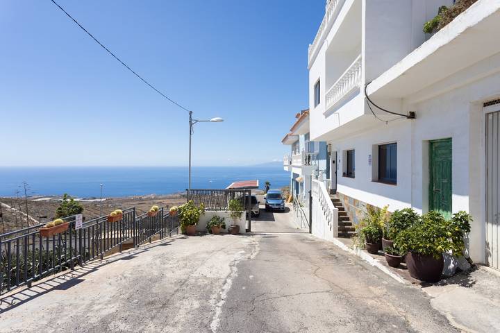 Apartamento entero, Acogedor "Apartamento Minimalista La Pecera" con Wi-Fi in Tijoco Bajo, Adeje