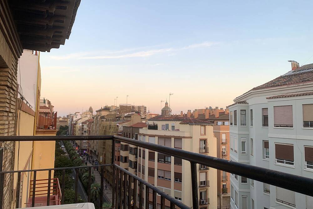 Entire apartment, Céntrico Apartamento de 3 Hab. con Parking Gratuito in Saragossa, Saragossa Province