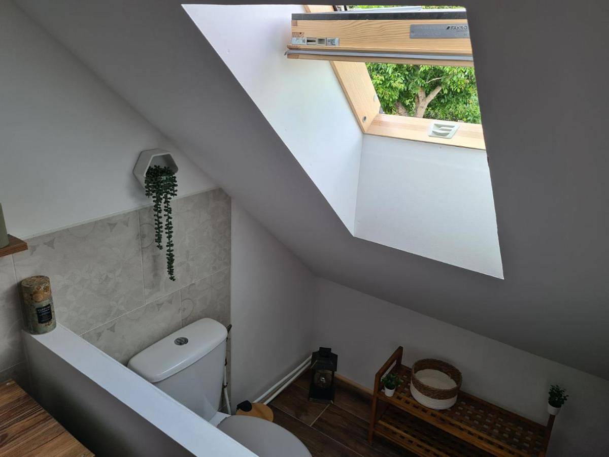 Two-Bedroom House in Les Rosiers-sur-Loire, Vallée de la Loire