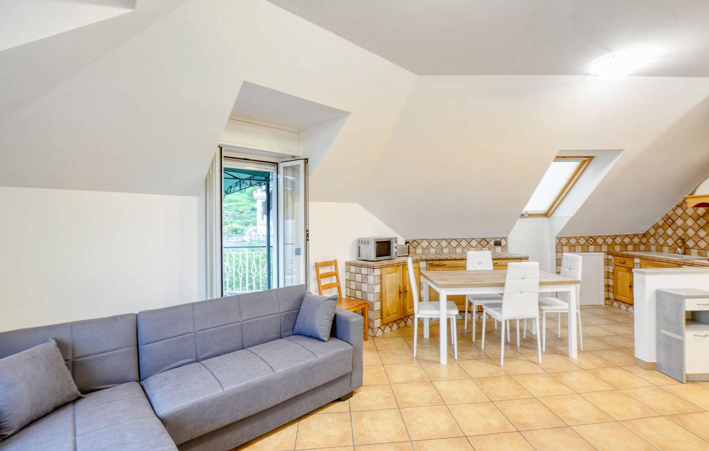 Ganze Ferienwohnung, Gemütliche Wohnung mit Terrasse, Parkplatz - Nähe Al Forno, Avegno in Uscio, Ligurische Küste