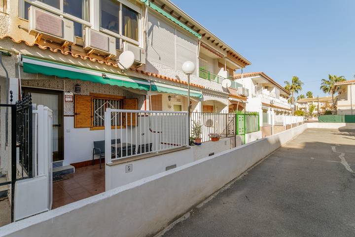 Ganze Wohnung, Apartment 'Casa De Javier in Santa Pola' mit privater Terrasse, WLAN und Klimaanlage in Santa Pola, Costa Blanca