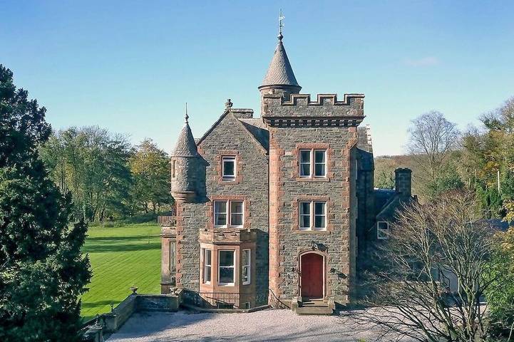 Log cabin for 20 people, with garden in Newton Stewart