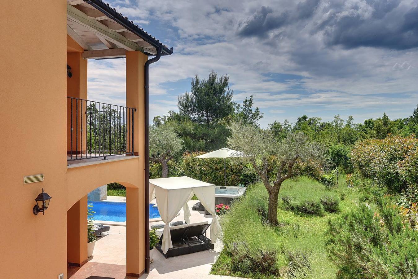 Herrliche Villa mit Privatpool, Whirlpool, Sauna, Gym in Marčana, Zuidkust Istrië