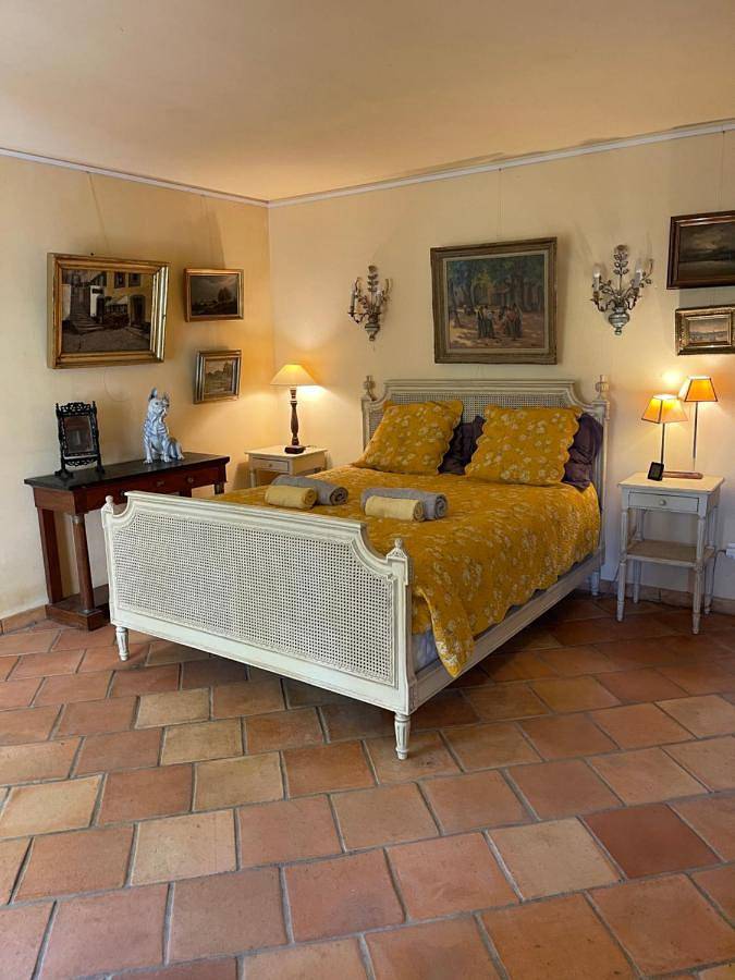 Location de vacances pour 16 personnes, avec piscine et terrasse à Puyvert - 2