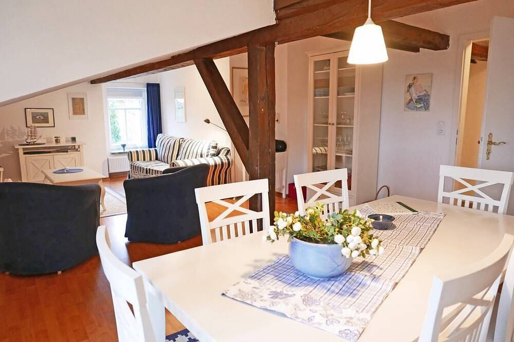 Ganze Wohnung, Nur 400m von der Schlei entfernt, befindet sich unsere gemütliche Ferienwohnung \"Schleimuschel\" im 1. Og eines charmanten Zweifamilienhauses mit einer geschmackvollen Ausstattung und einem Garten, für tolles Urlaubsfeeling in Kopperby, Kappeln
