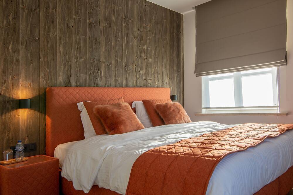 Gezellige hoeve voor 30 personen met binnenzwembad, infraroodsauna, speelplein. in West-Vlaanderen