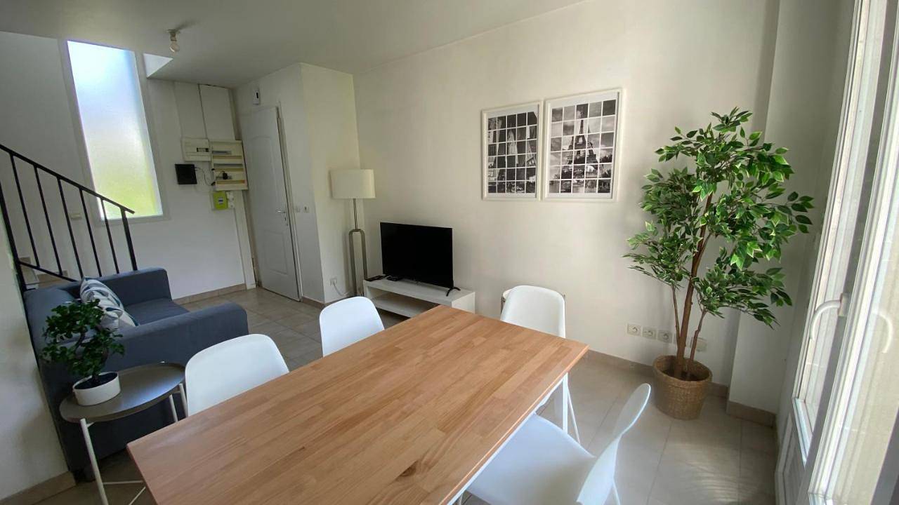 Appartement entier, Le Poincaré, Proche Gare Rer, Parking, Arrivée autonome in Palaiseau, Essonne
