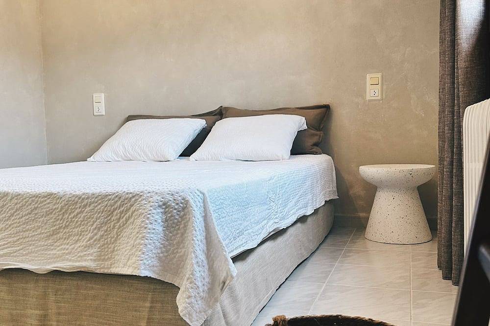 Winter sun getaway: authentic villa with stunning mountain views in Adsubia, Costa Blanca
