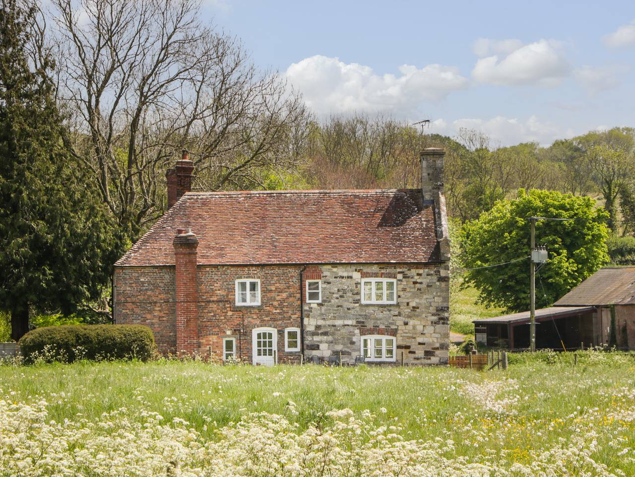 2 Court Farm in Dorset