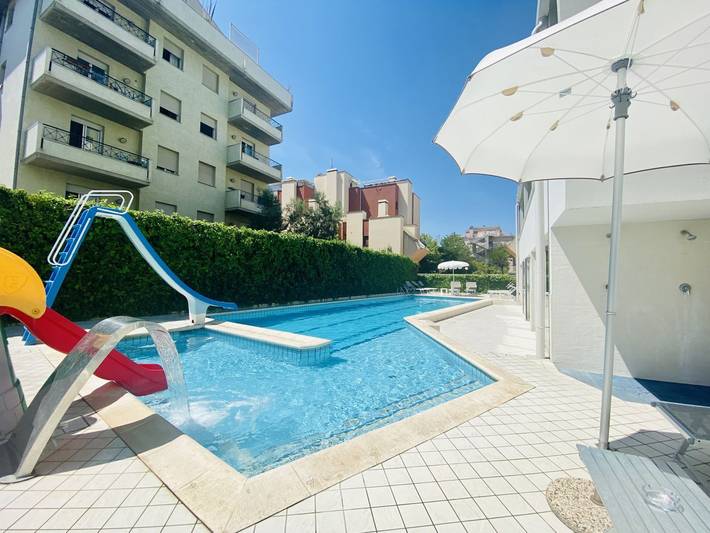 Ferienwohnung für 4 Personen, mit Pool und Kinderpool sowie Balkon in Riccione - 4