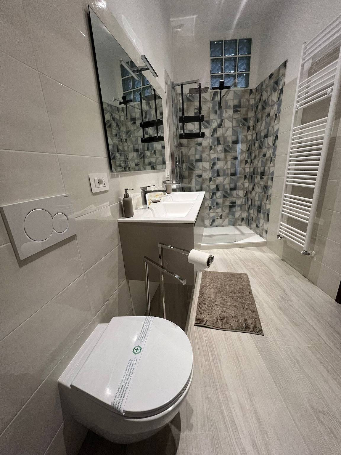 Entire apartment, Apartment 'Mary' with Balcony, Wi-Fi and Air Conditioning in Savona (City), Savona